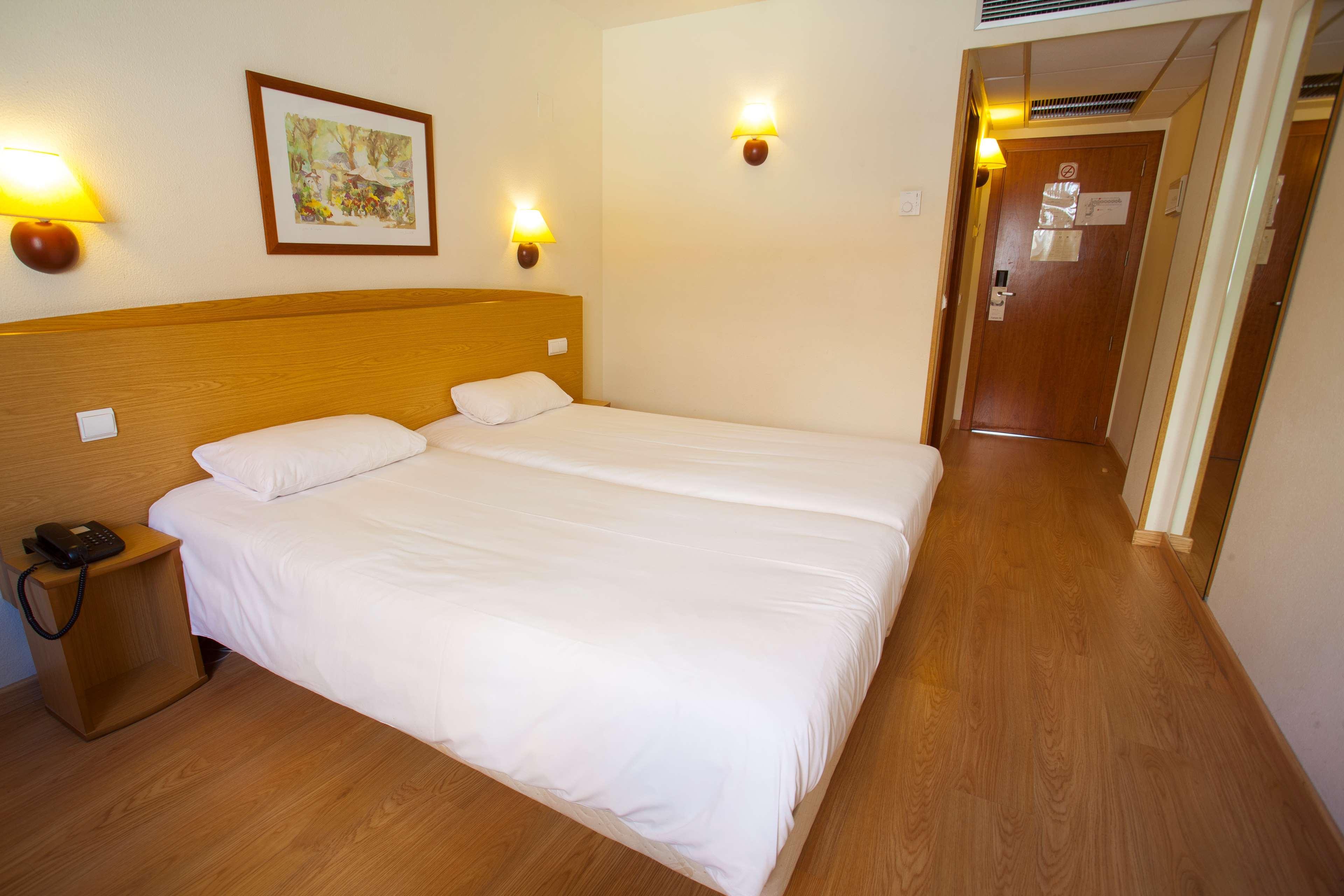 Travelodge Alicante Puerto Exterior foto